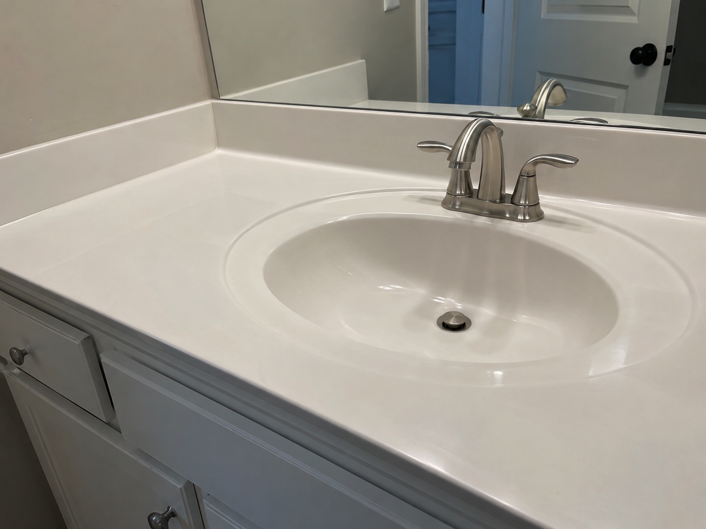 How to Keep Your Bathroom Clean Between Professional Cleanings